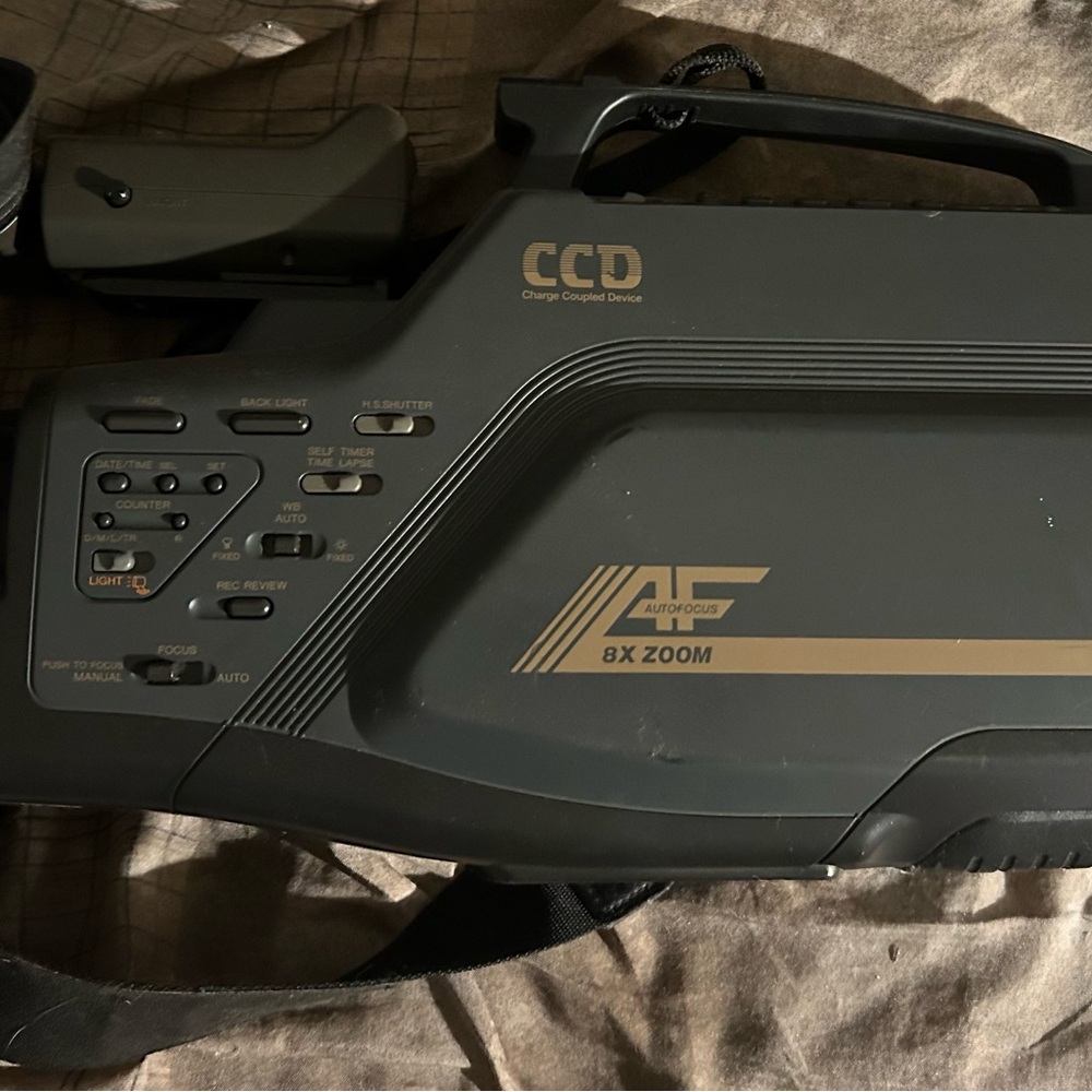 Chinon vhs video camera is great condition